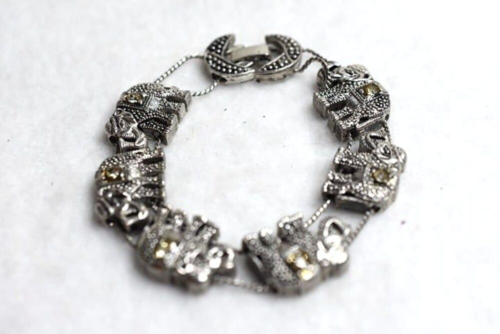 Elegant Elephants Silver Tone Slide Metal Rhinestones Box Latch 7 Inch Bracelet